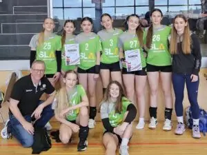 Gruppenfoto der beiden Teams aus Dross beim U16 weiblich Turnier in Zwettl