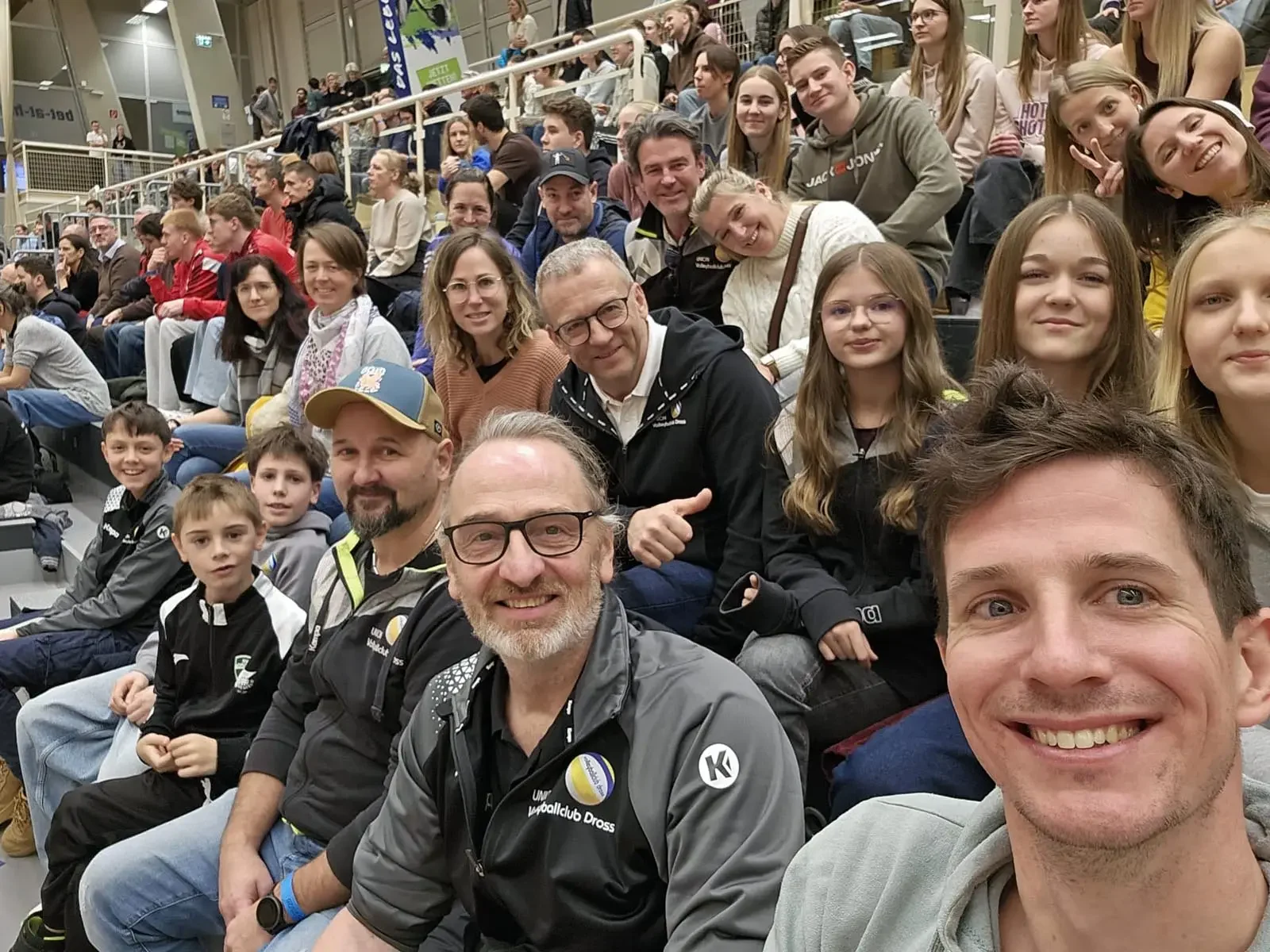Gruppenfoto im Sportzentrum Niederösterreich beim Spieltag der USP Panthers